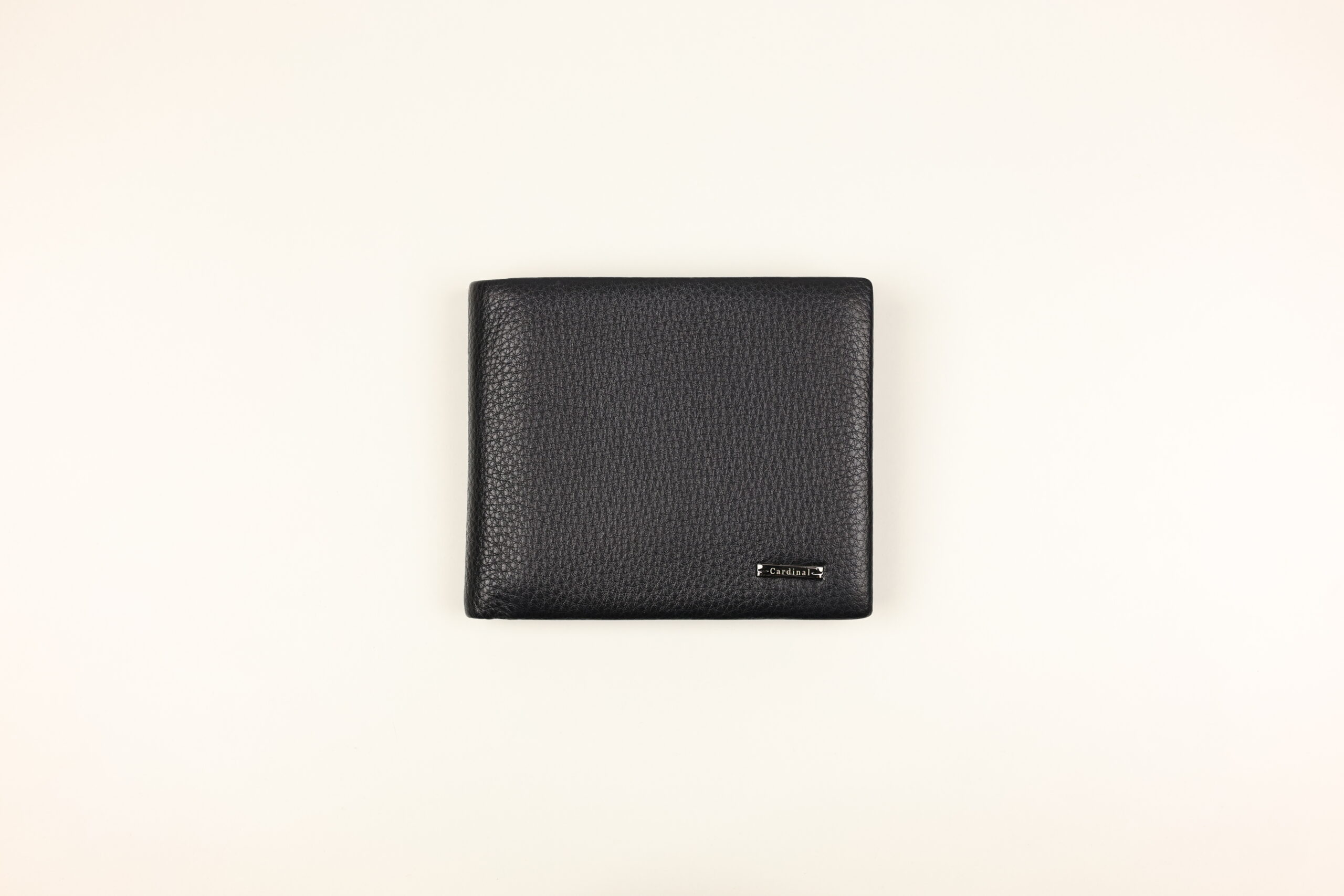 Чоловіче шкіряне портмоне Cardinal горизонтальне без кнопки