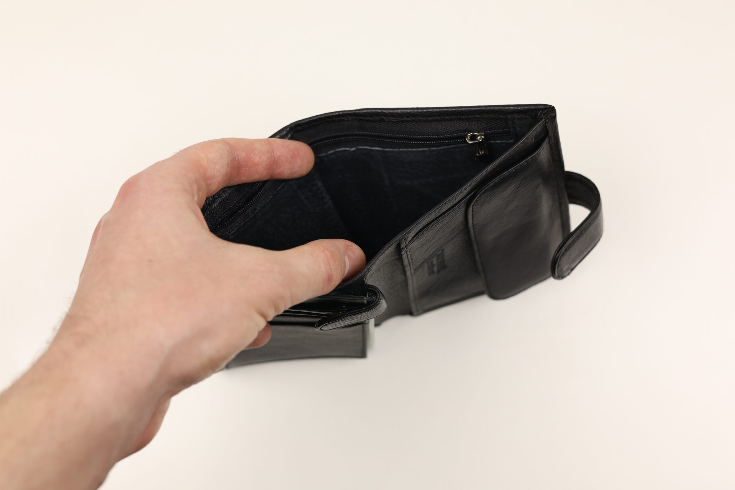 Чоловічий шкіряний гаманець cardinal вертикальний (на кнопці + кишеня на блискав Чоловічий шкіряний гаманець cardinal вертикальний (на кнопці + кишеня на блискав