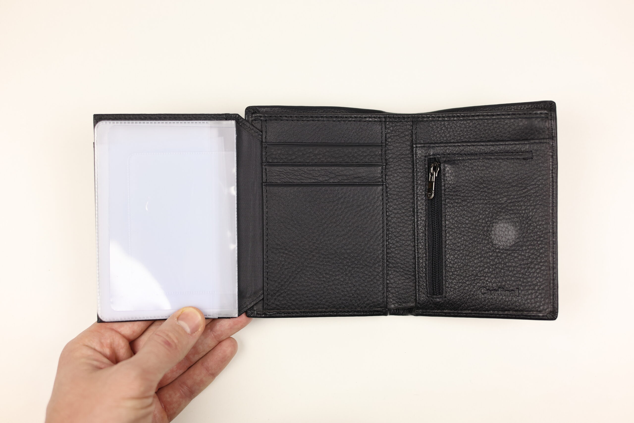 Чоловіче шкіряне портмоне cardinal вертикальне без кнопки Чоловіче шкіряне портмоне cardinal вертикальне без кнопки