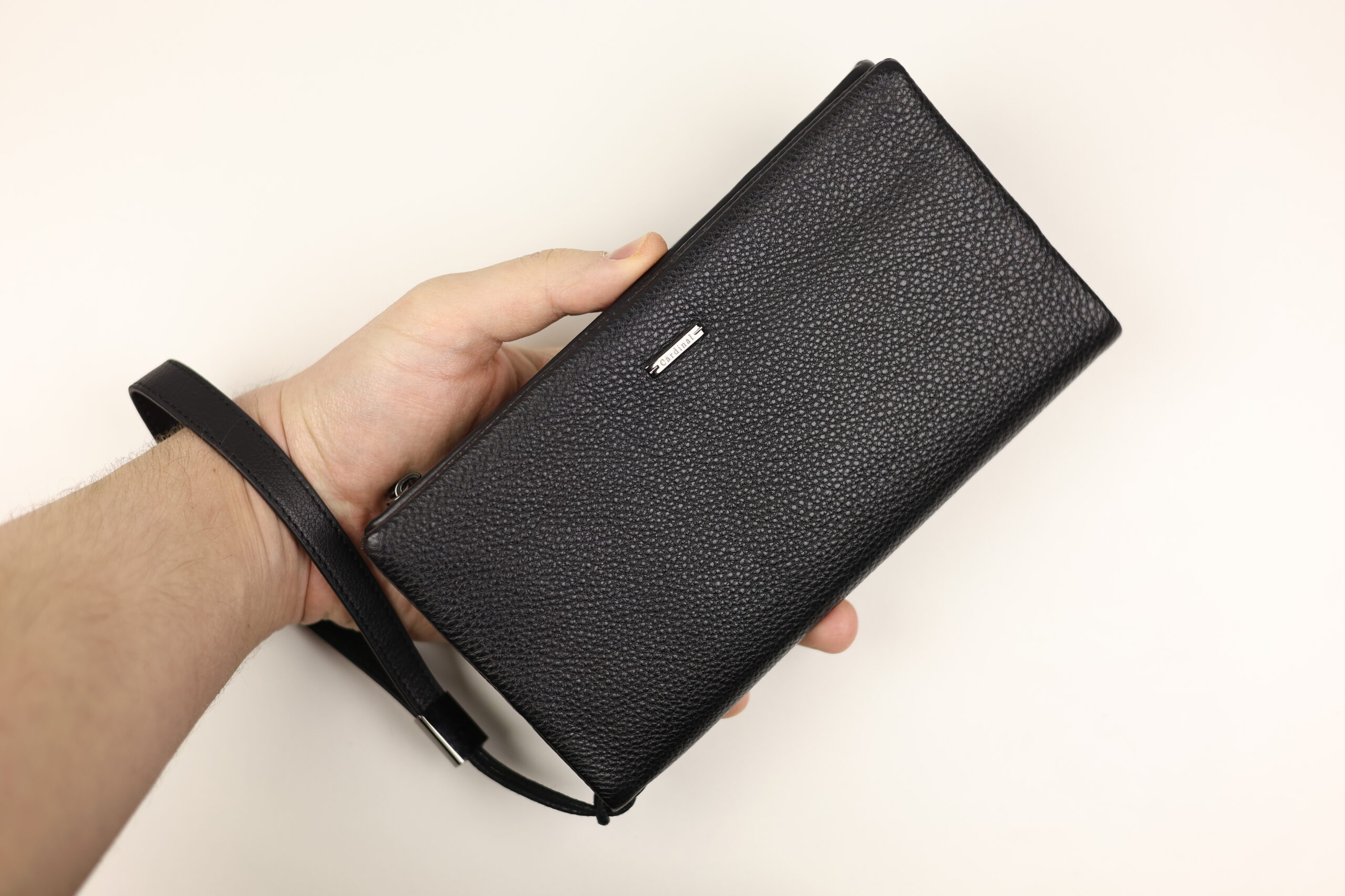 Чоловічий шкіряний гаманець клатч cardinal на блискавці (з ремінцем на руку) Чоловічий шкіряний гаманець клатч cardinal на блискавці (з ремінцем на руку)