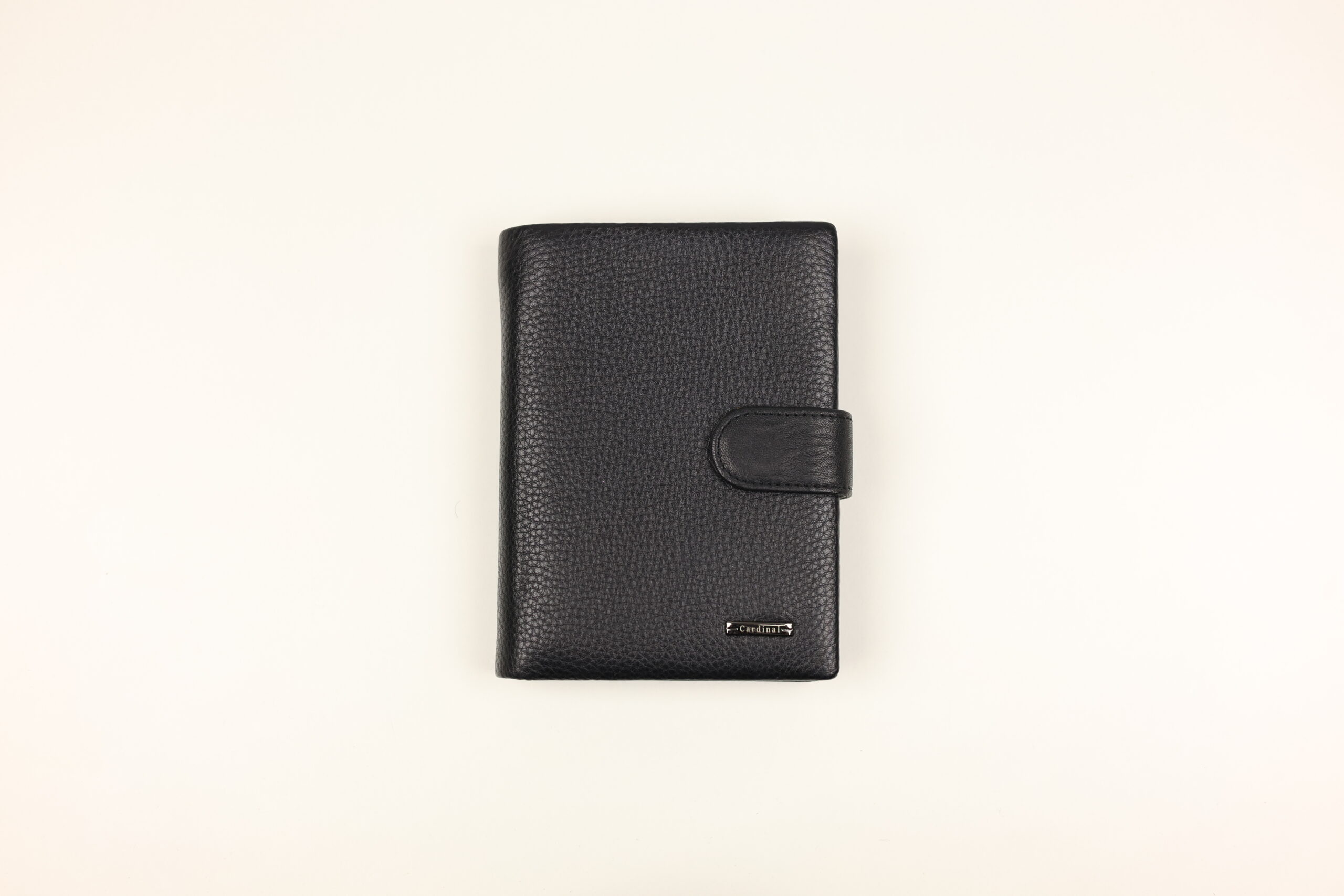 Чоловіче шкіряне портмоне Cardinal вертикальне на кнопці