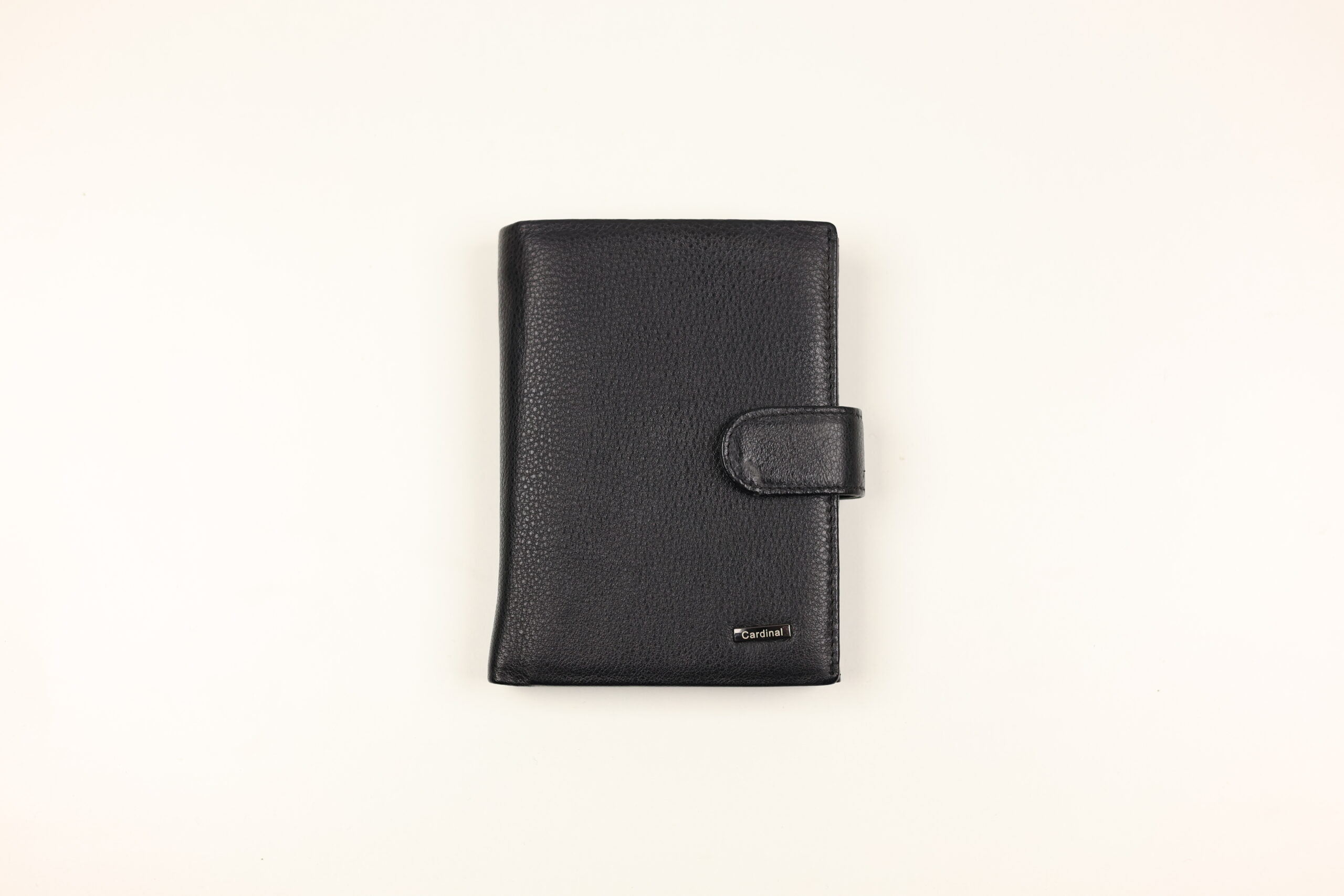 Чоловічий шкіряний гаманець Cardinal вертикальний (на кнопці + кишеня на блискав
