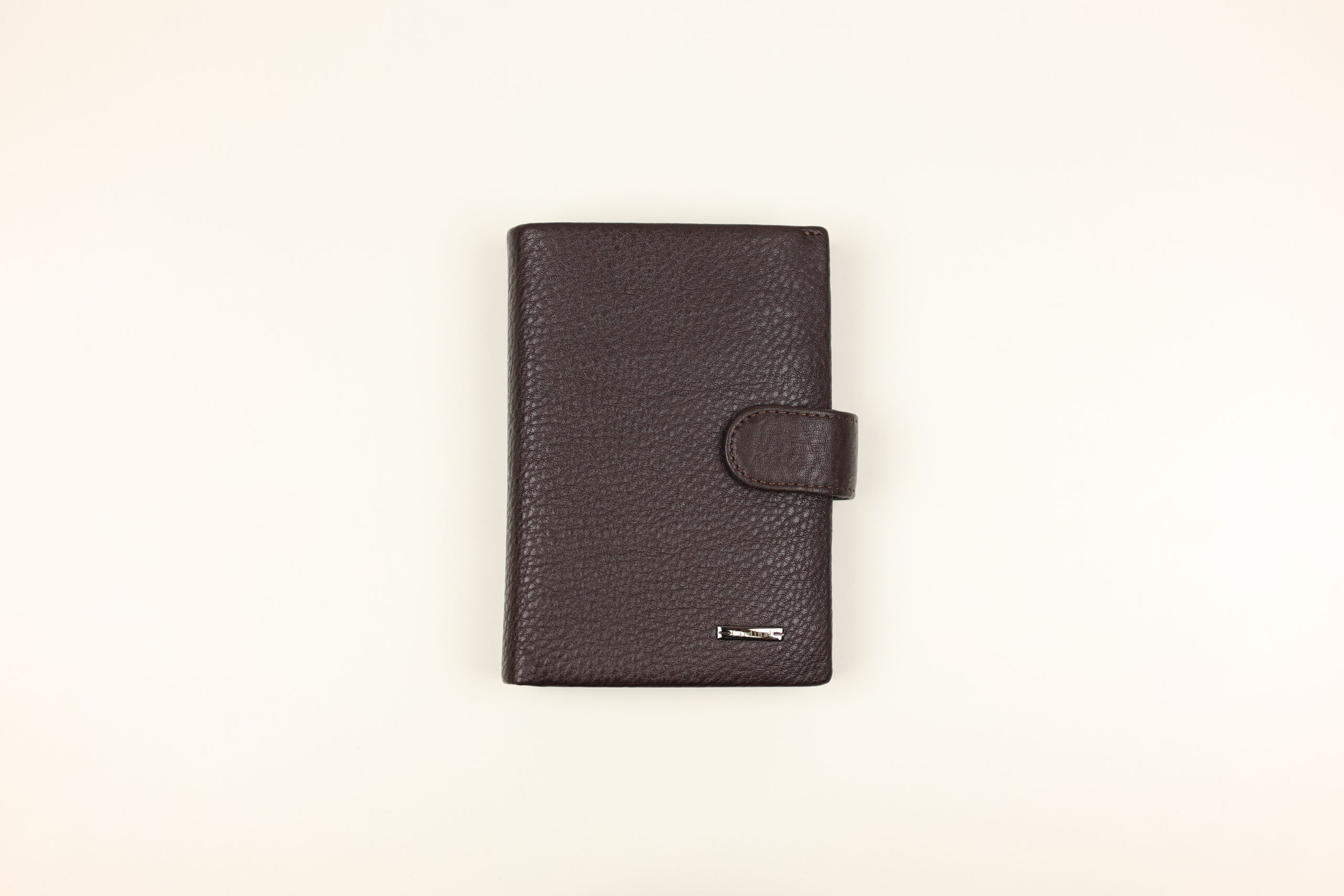 Чоловіче шкіряне портмоне cardinal вертикальне на кнопці Чоловіче шкіряне портмоне cardinal вертикальне на кнопці