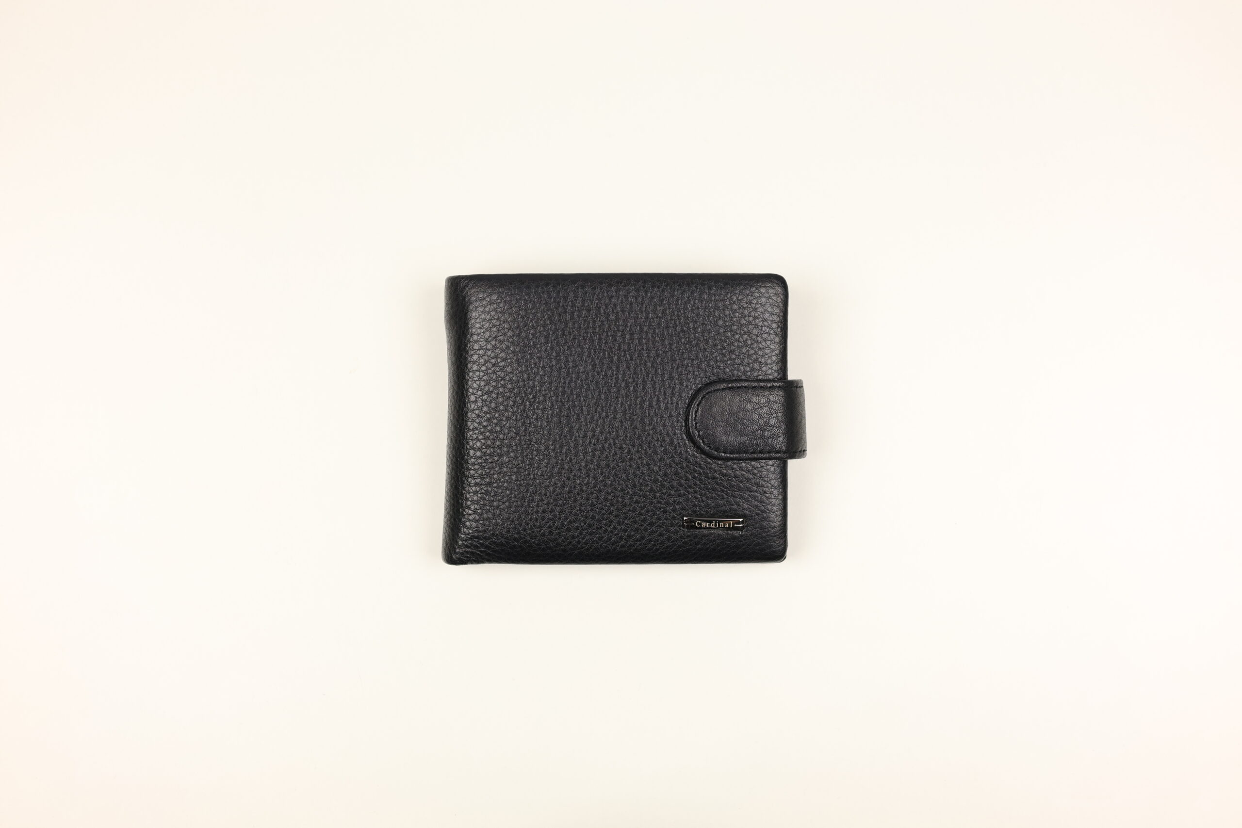 Чоловіче шкіряне портмоне Cardinal вертикальне на кнопці