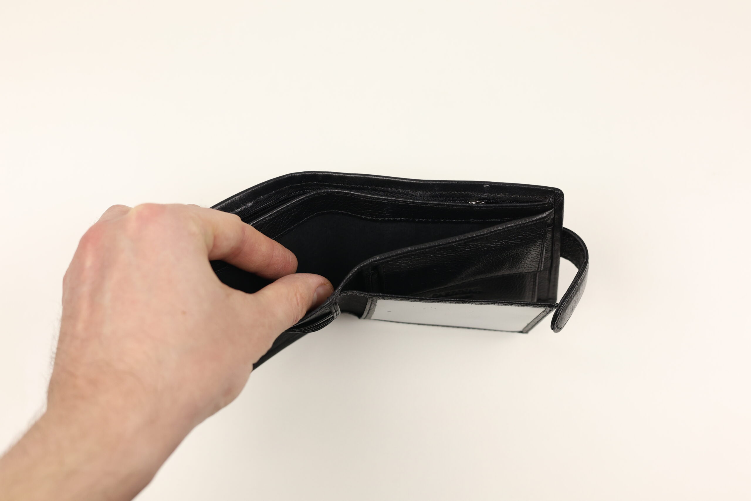 Чоловічий шкіряний гаманець cardinal на кнопці (зовнішня монетниця на клапані) Чоловічий шкіряний гаманець cardinal на кнопці (зовнішня монетниця на клапані)