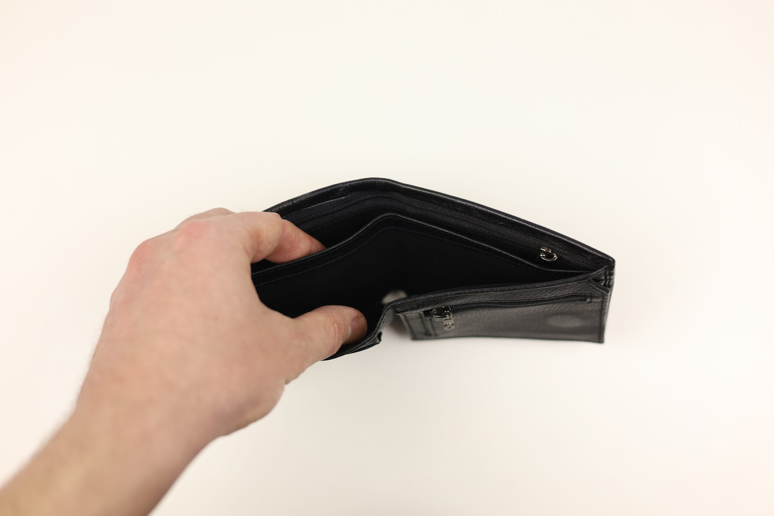 Чоловічий шкіряний затискач cardinal без застібки (з монетницею та 6 картами) Чоловічий шкіряний затискач cardinal без застібки (з монетницею та 6 картами)