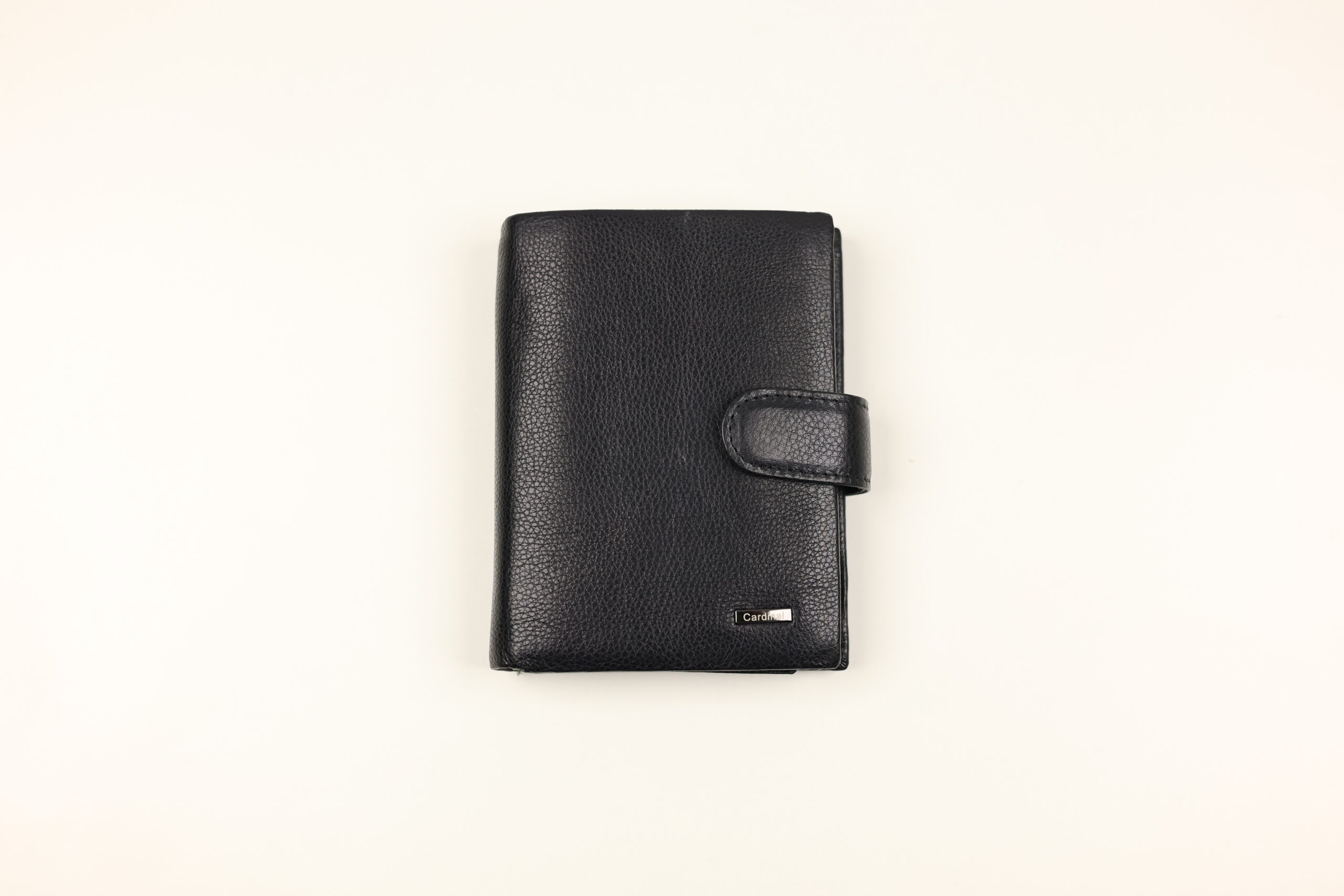 Чоловічий шкіряний гаманець Cardinal вертикальний на кнопці (для документів)