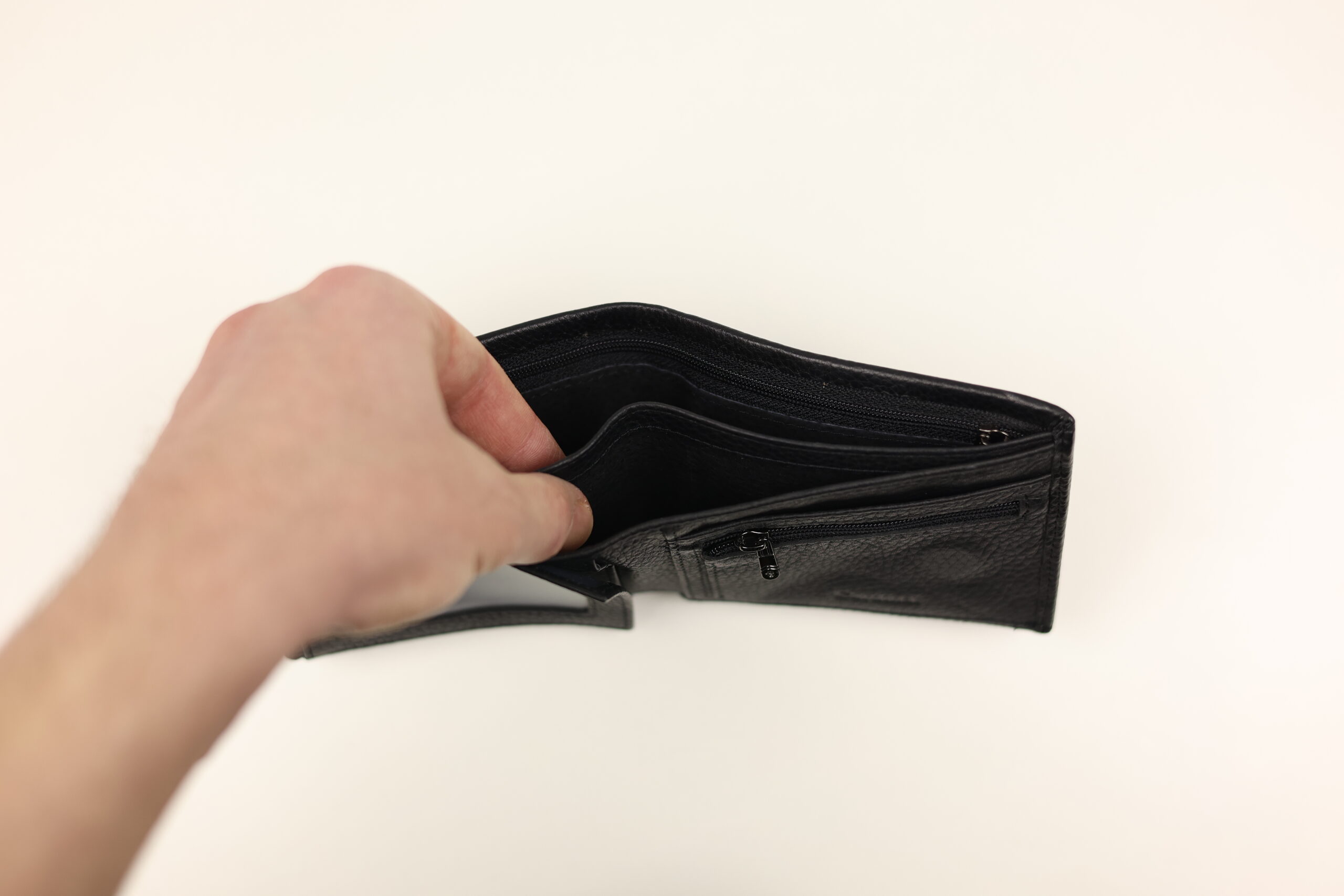 Чоловіче шкіряне портмоне cardinal горизонтальне без кнопки Чоловіче шкіряне портмоне cardinal горизонтальне без кнопки