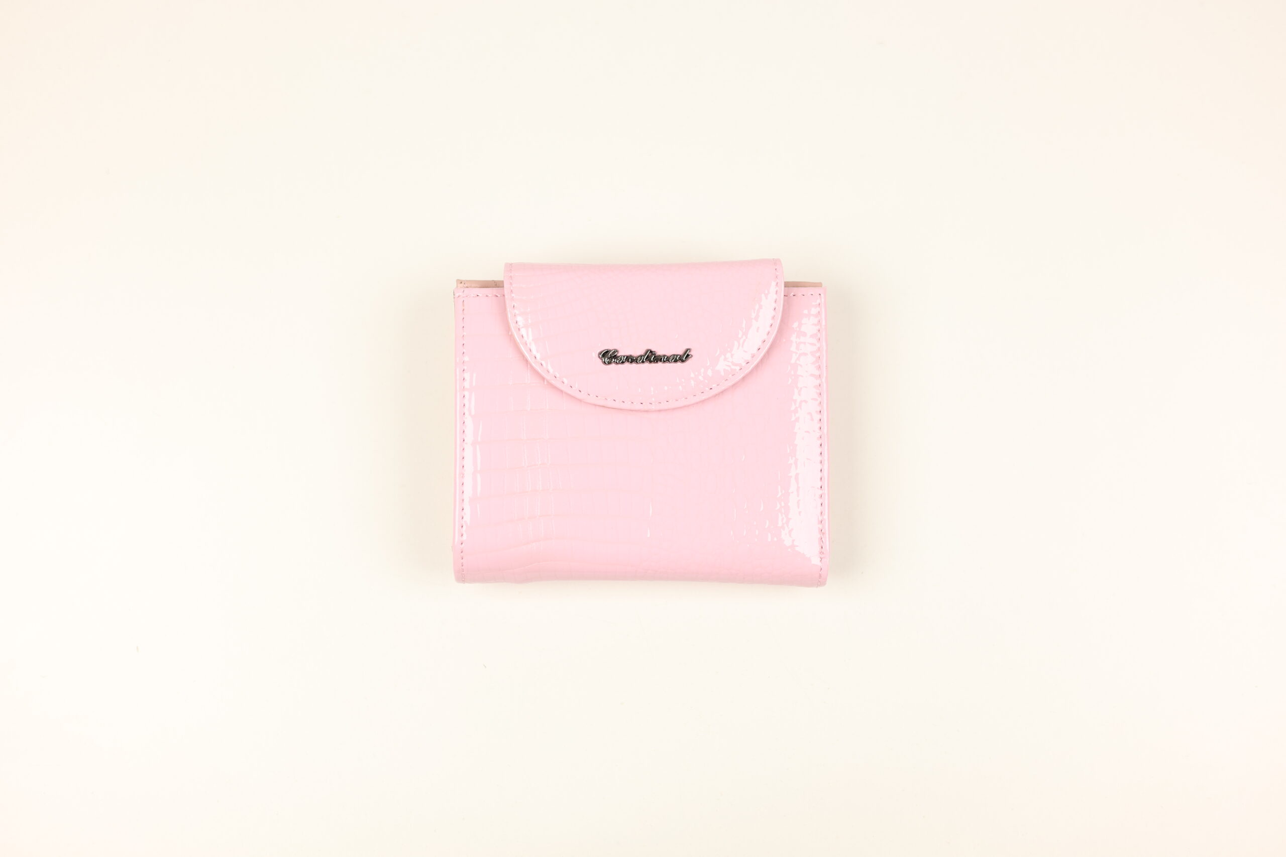 Жіночий шкіряний гаманець Cardinal компактний (заокруглений клапан, лак)