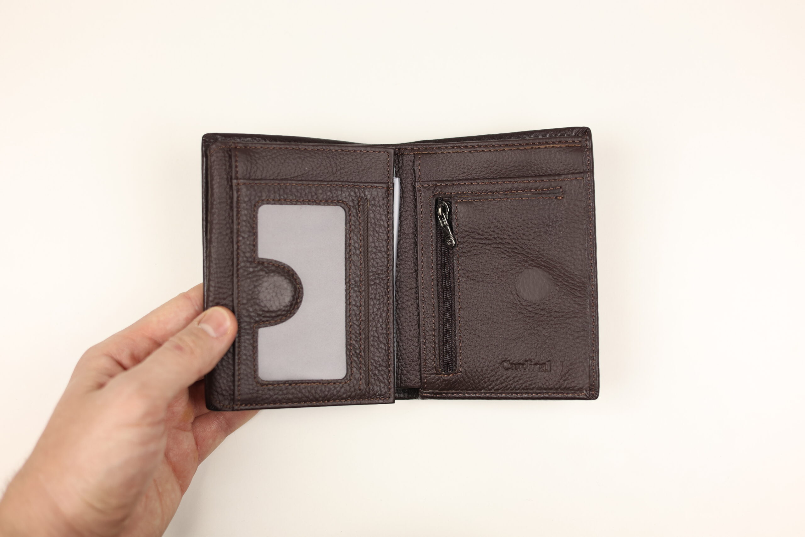 Чоловіче шкіряне портмоне cardinal вертикальне без кнопки Чоловіче шкіряне портмоне cardinal вертикальне без кнопки