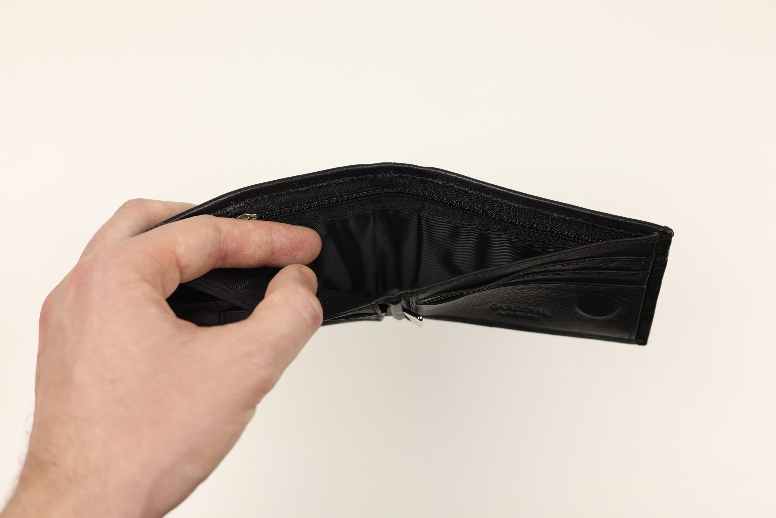 Шкіряний чоловічий гаманець затискач cardinal з монетницею (зовнішня блискавка) Шкіряний чоловічий гаманець затискач cardinal з монетницею (зовнішня блискавка)