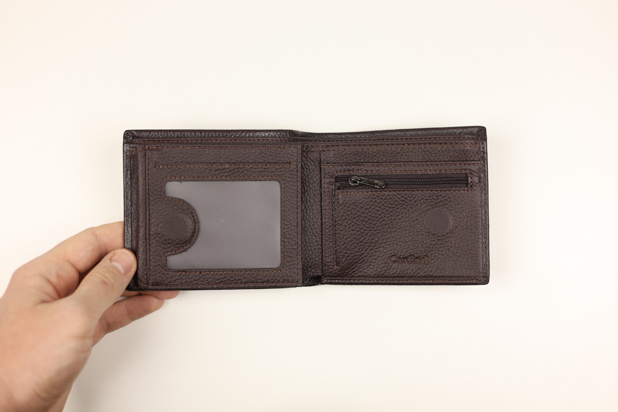 Чоловіче шкіряне портмоне cardinal горизонтальне без кнопки Чоловіче шкіряне портмоне cardinal горизонтальне без кнопки