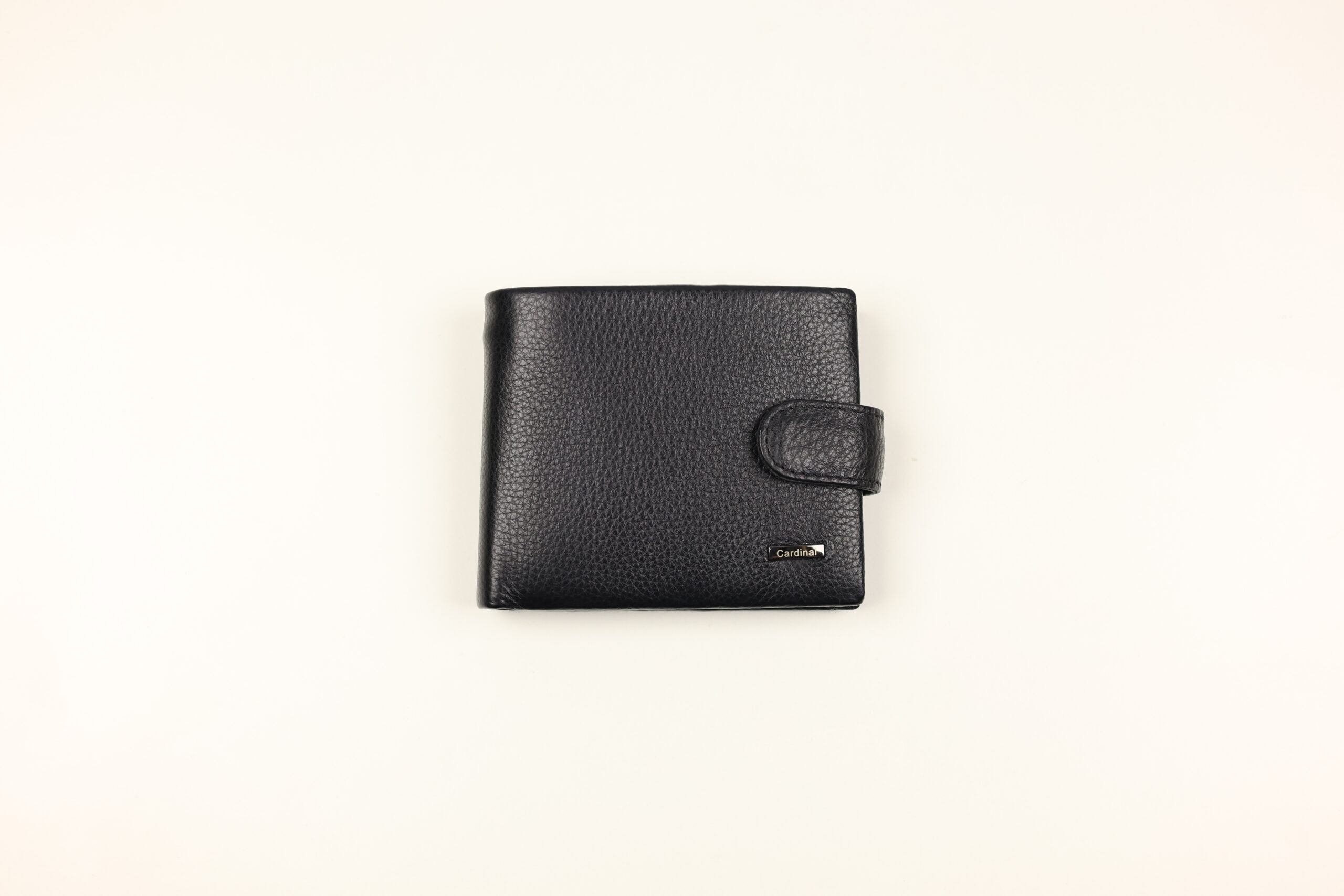 Чоловічий шкіряний гаманець Cardinal на кнопці (2 прозорих відділення для докуме